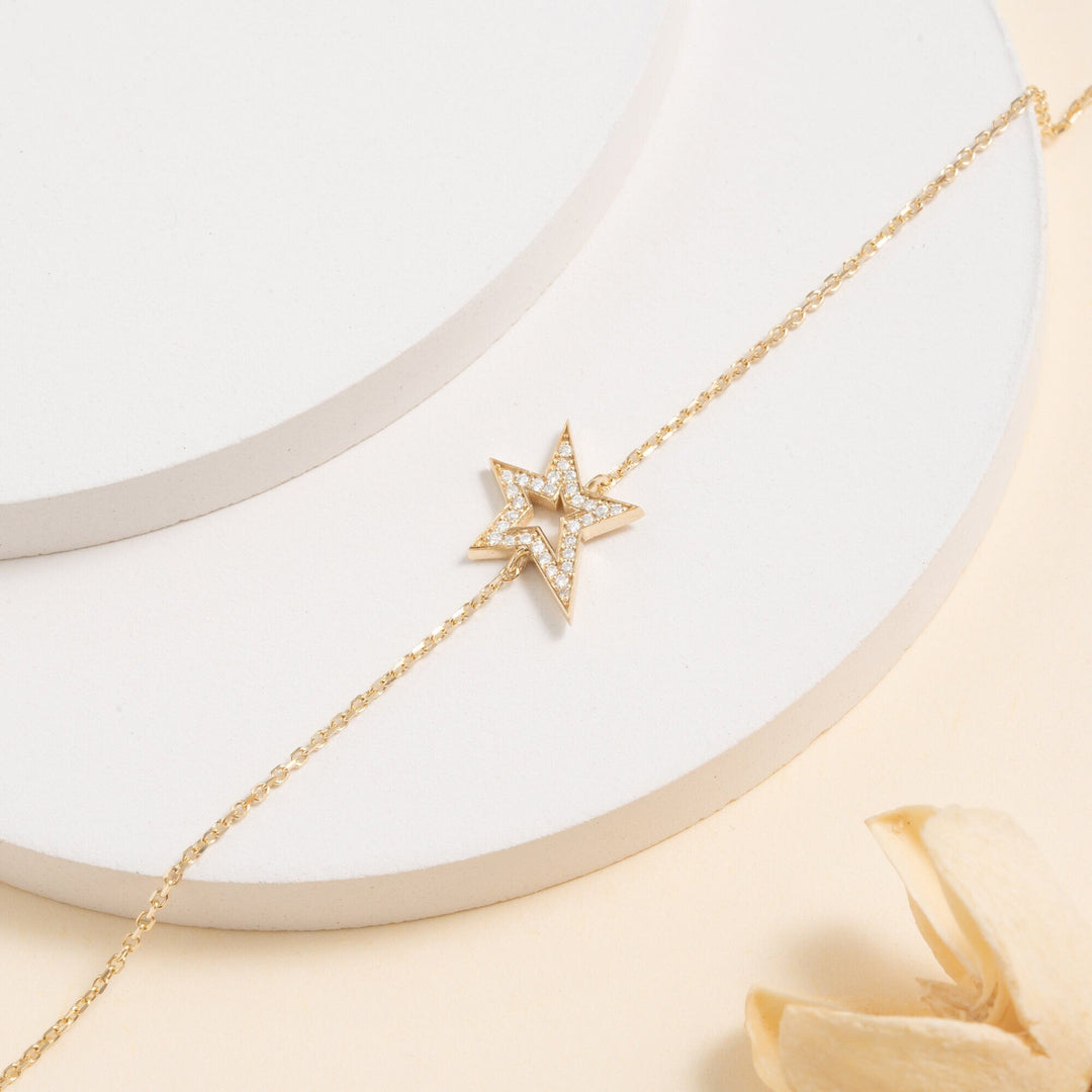 Round Cut Diamond Shining Star Bracelet for Women - Doozy Diamonds
