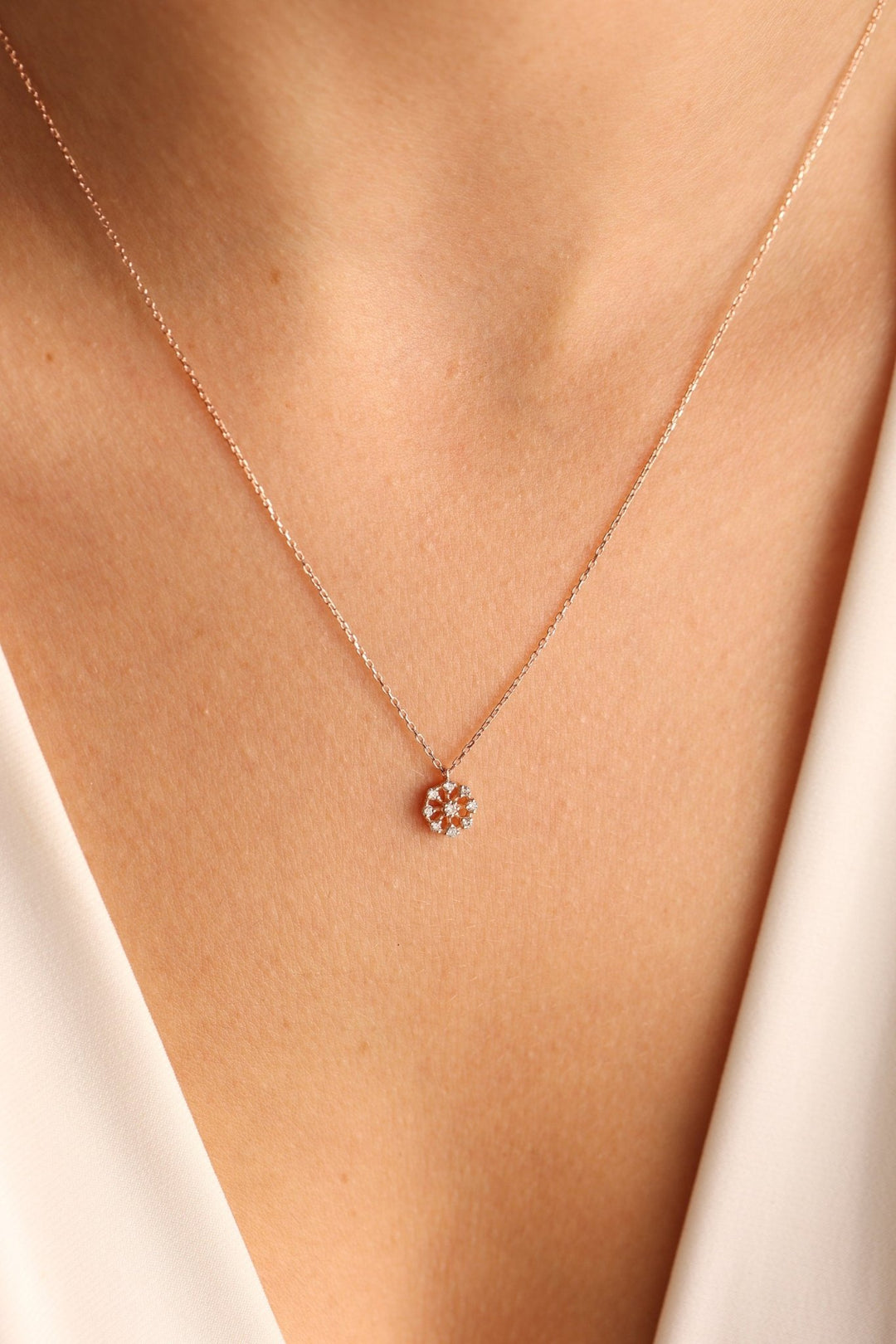 Round Cut Diamond Flower Pendant Necklace for Women - Doozy Diamonds