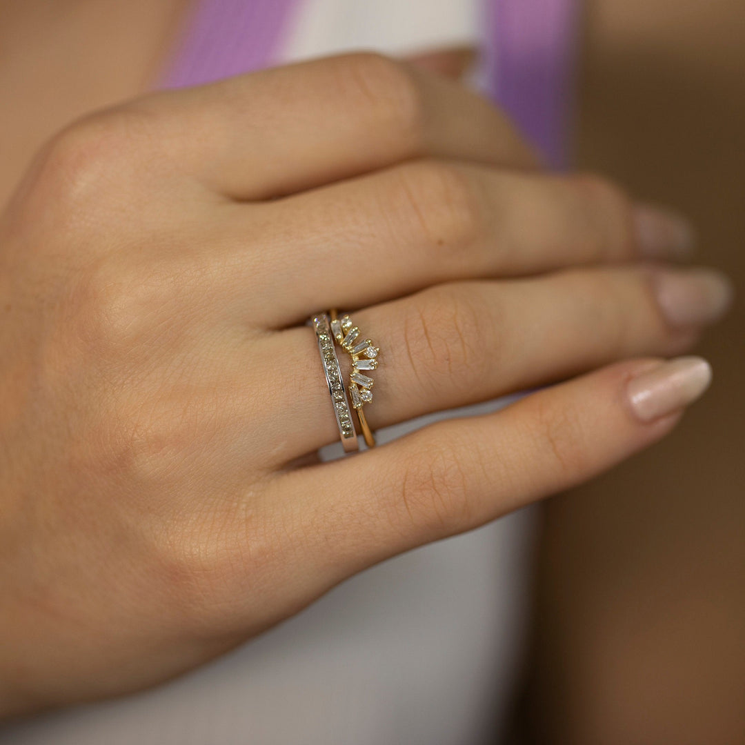 Baguette & Round Cut Diamond Curved Ring for Birthday Gifts - Doozy Diamonds