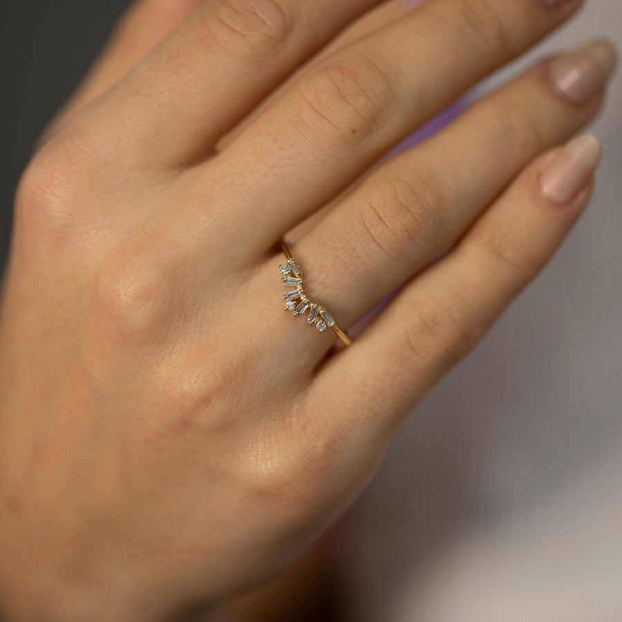 Baguette & Round Cut Diamond Curved Ring for Birthday Gifts - Doozy Diamonds