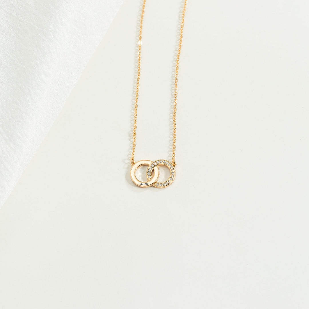 Round Cut Diamond Interlocking Circle Necklace for Her - Doozy Diamonds