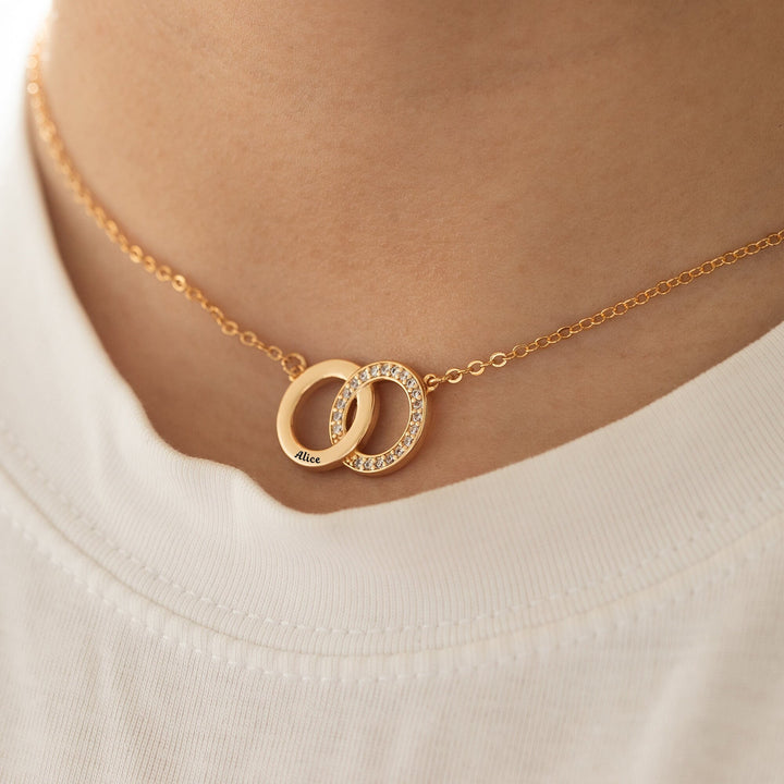Round Cut Diamond Interlocking Circle Necklace for Her - Doozy Diamonds