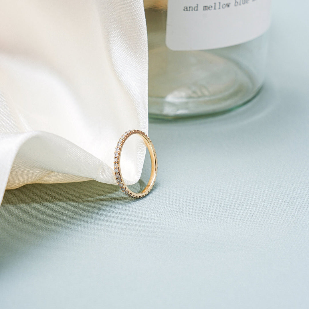 Close-up of 0.25CT round lab grown diamonds