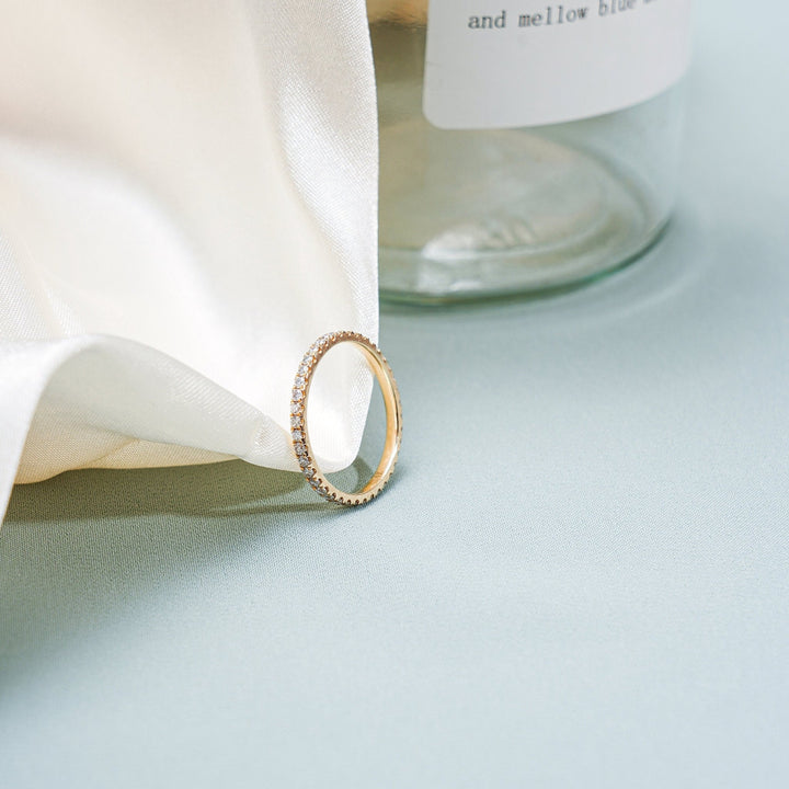 Close-up of 0.25CT round lab grown diamonds