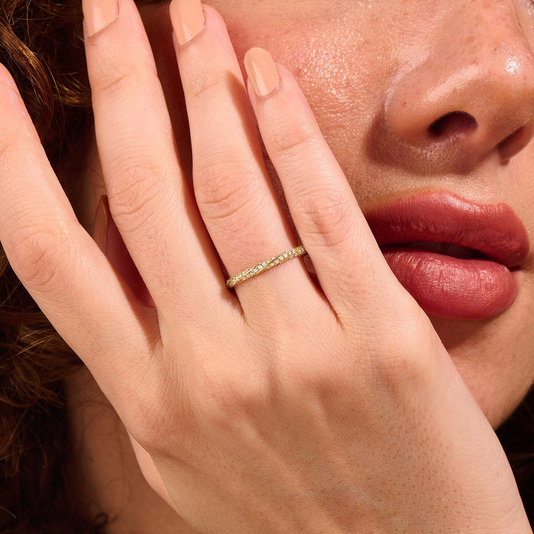 Round Cut Twisted lab grown diamond Wedding Ring In 10K Gold - Doozy Diamonds