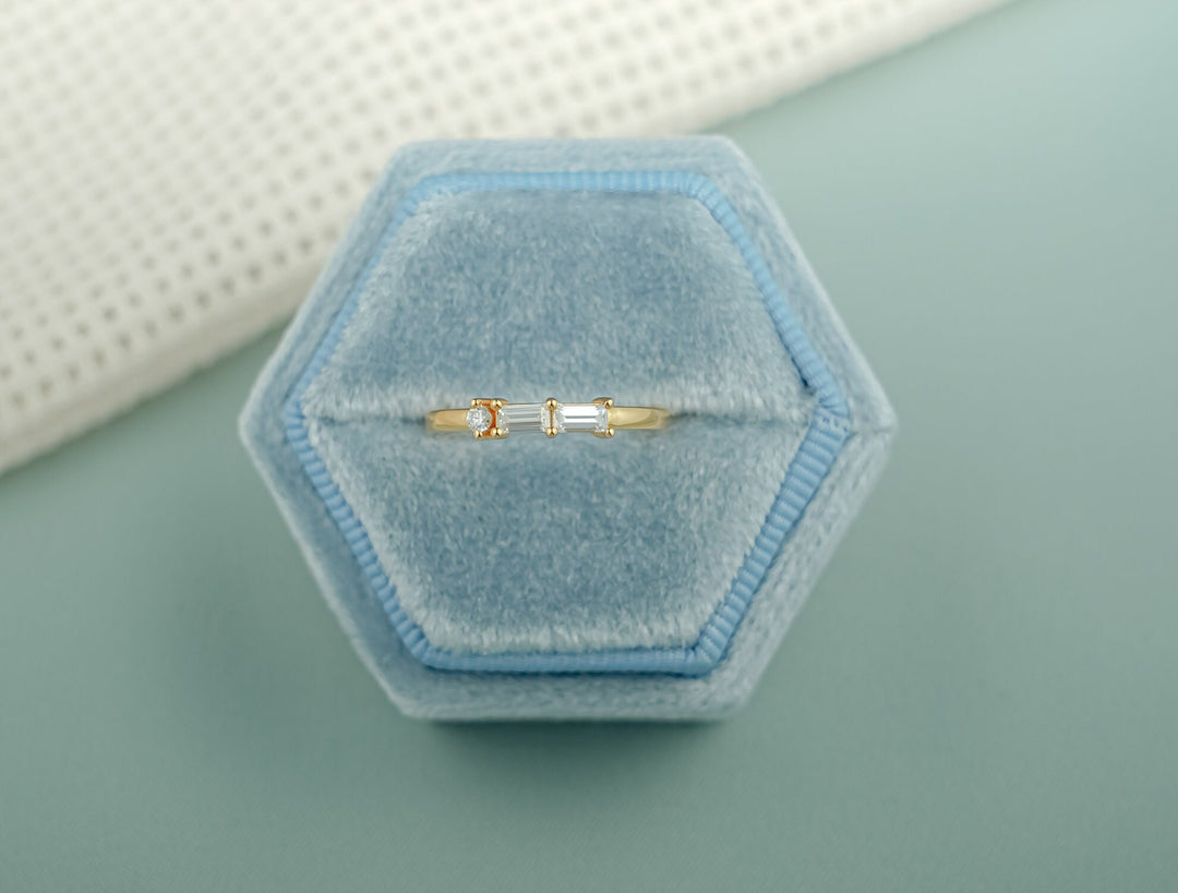 Baguette & Round diamond wedding band in rose gold