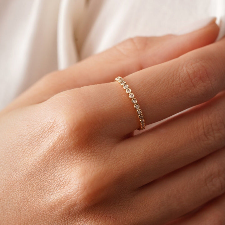 Round Bezel Set lab grown diamonds Wedding Band in Gold - Doozy Diamonds
