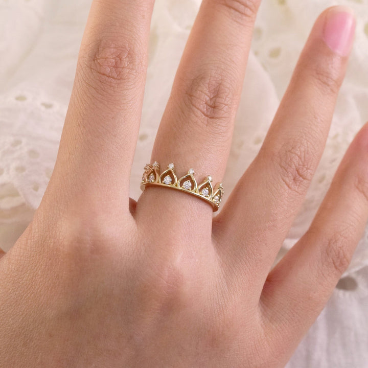 Round Cut Diamond Crown Unique Queen Ring for Christmas Gift - Doozy Diamonds