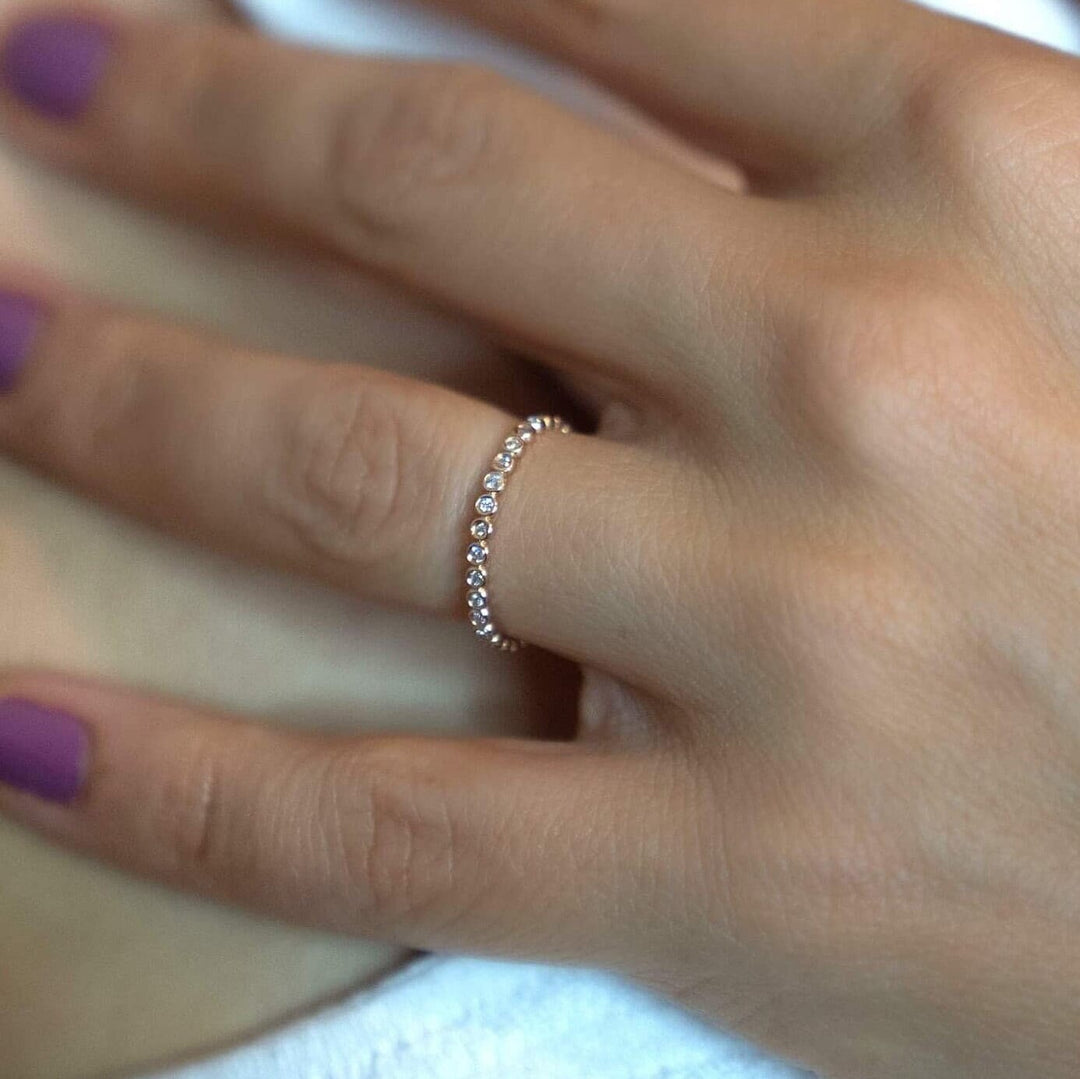 Round Bezel Set lab grown diamonds Wedding Band in Gold - Doozy Diamonds
