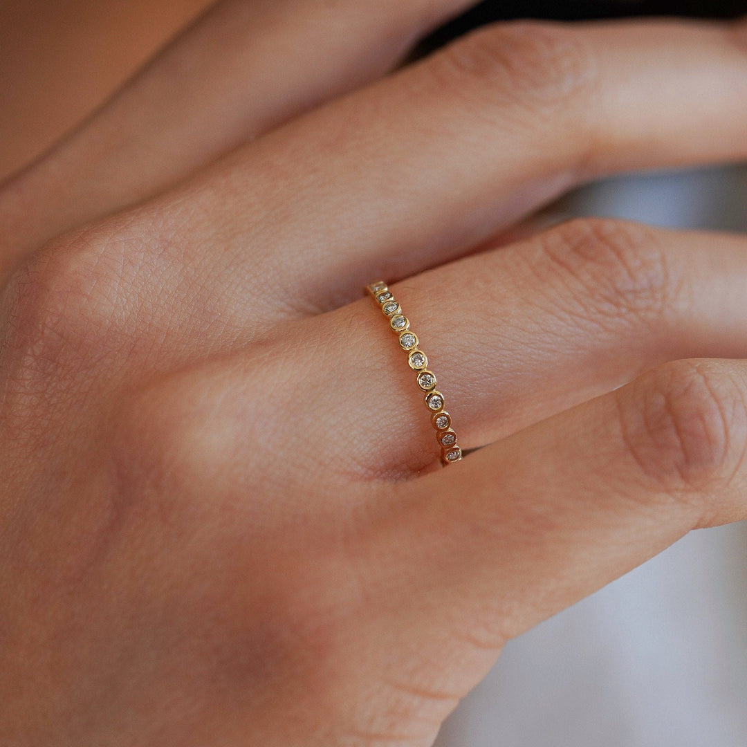 Round Bezel Set lab grown diamonds Wedding Band in Gold - Doozy Diamonds