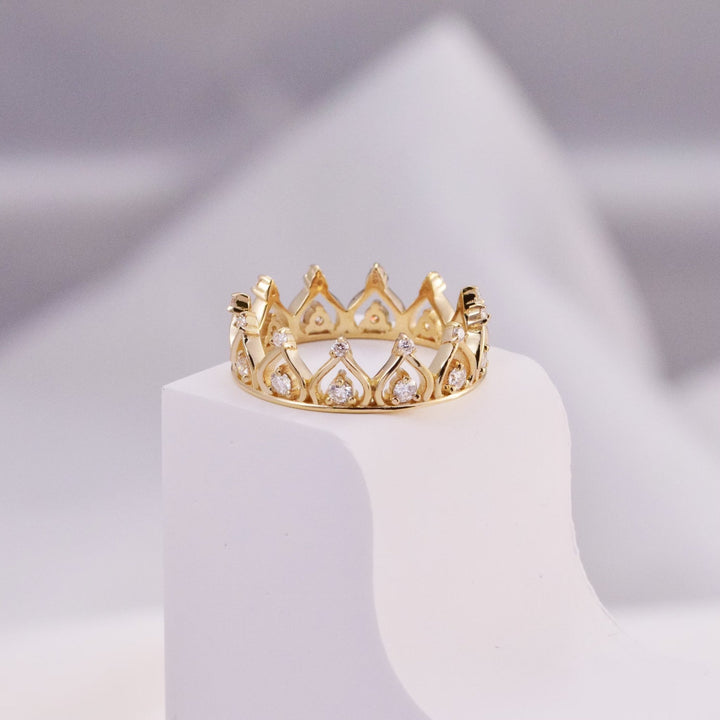 Round Cut Diamond Crown Unique Queen Ring for Christmas Gift - Doozy Diamonds