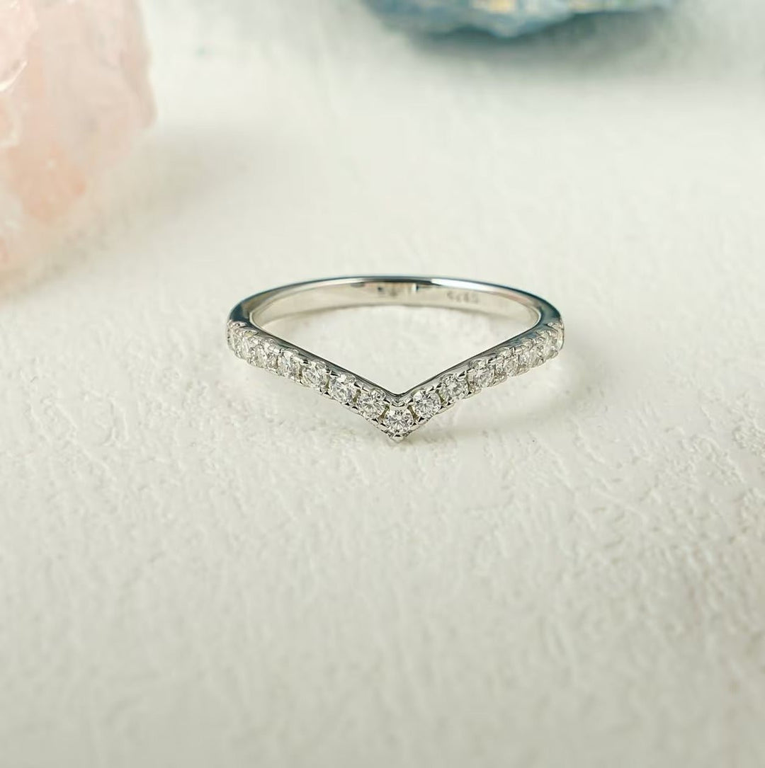 Round round diamond wedding band front view