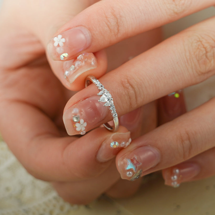 Pear & Round pear & round diamond wedding band front view