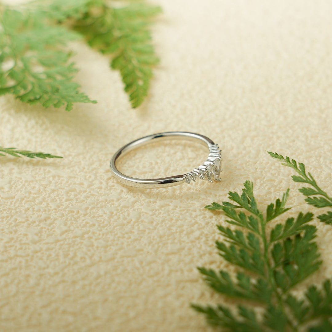 Pear & Round diamond wedding band in rose gold