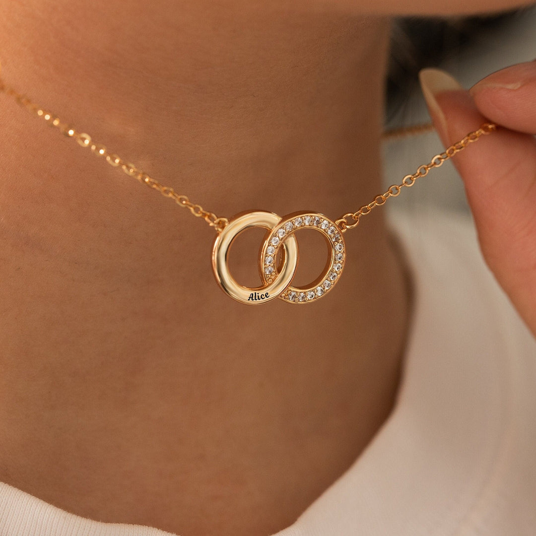 Round Cut Diamond Interlocking Circle Necklace for Her - Doozy Diamonds