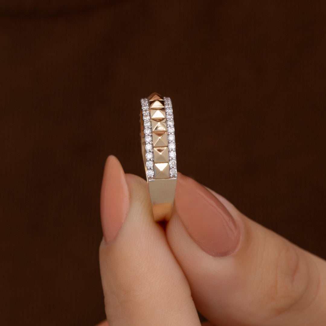 Pyramid Round Cut Diamond Wedding Band for Women - Doozy Diamonds