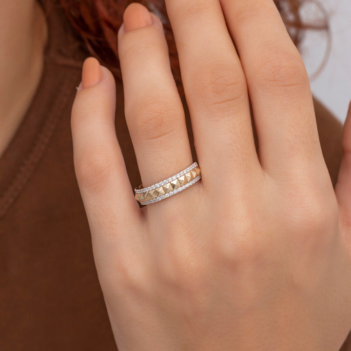 Pyramid Round Cut Diamond Wedding Band for Women - Doozy Diamonds