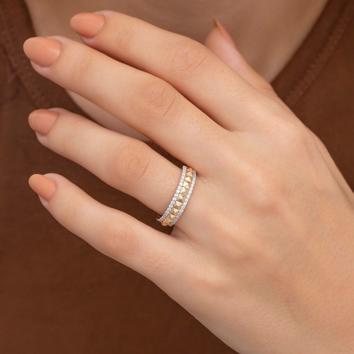 Pyramid Round Cut Diamond Wedding Band for Women - Doozy Diamonds
