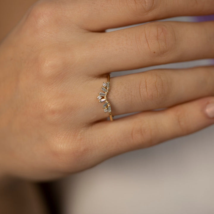 Baguette & Round Cut Diamond Curved Ring for Birthday Gifts - Doozy Diamonds
