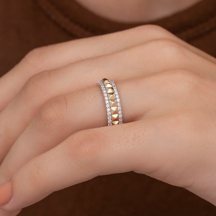 Pyramid Round Cut Diamond Wedding Band for Women - Doozy Diamonds