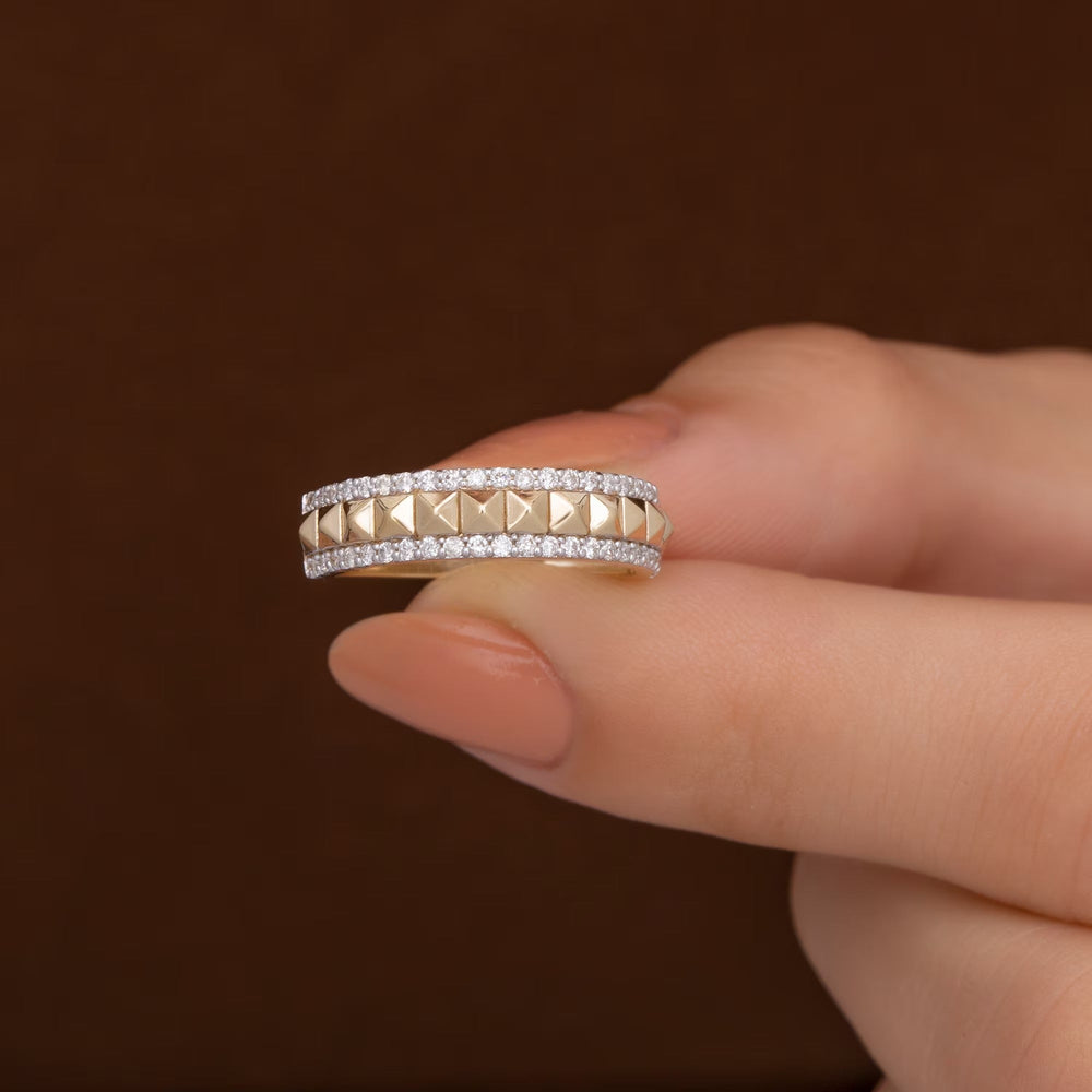 Pyramid Round Cut Diamond Wedding Band for Women - Doozy Diamonds