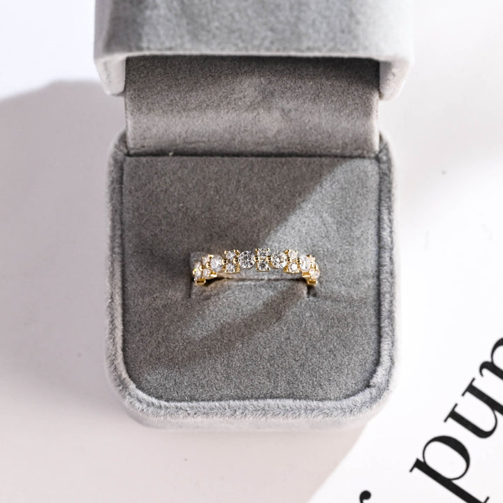 Sustainable round diamond wedding ring