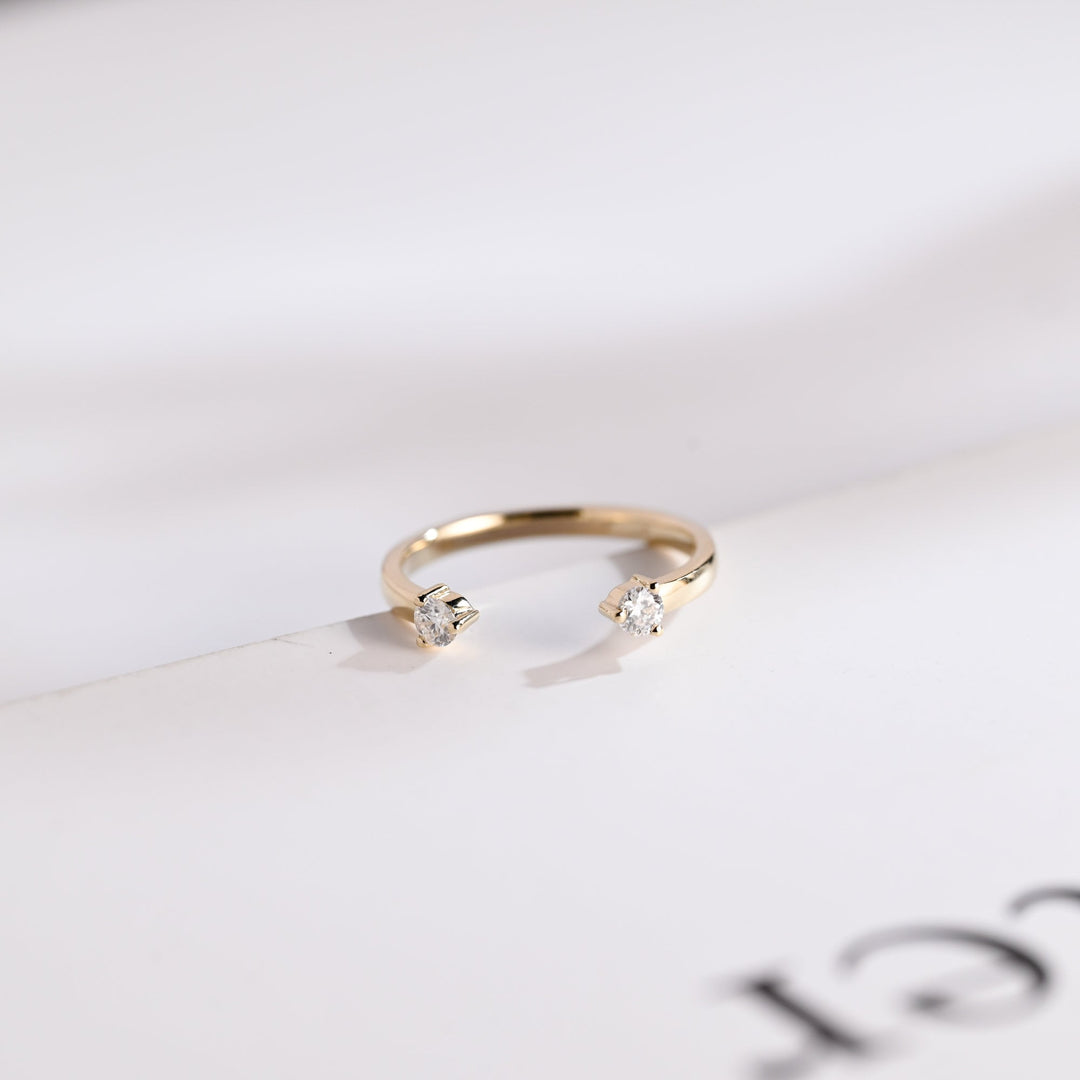 Round round diamond wedding band front view