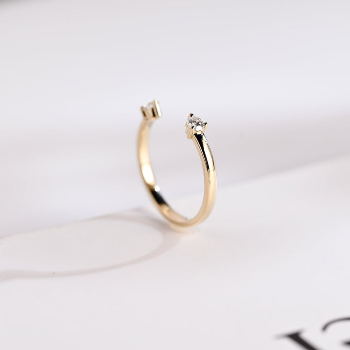 Side view of round diamond wedding band