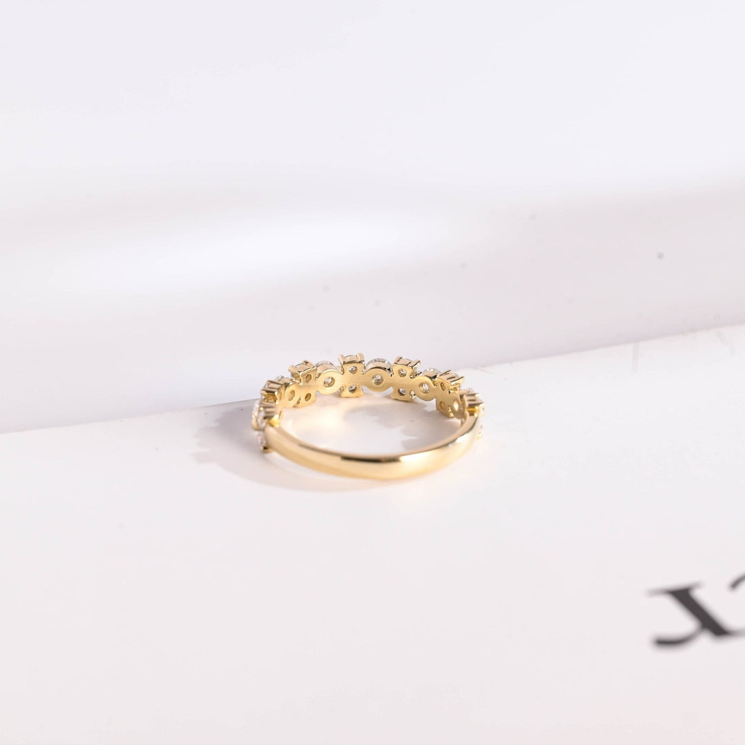 Round diamond wedding band in rose gold
