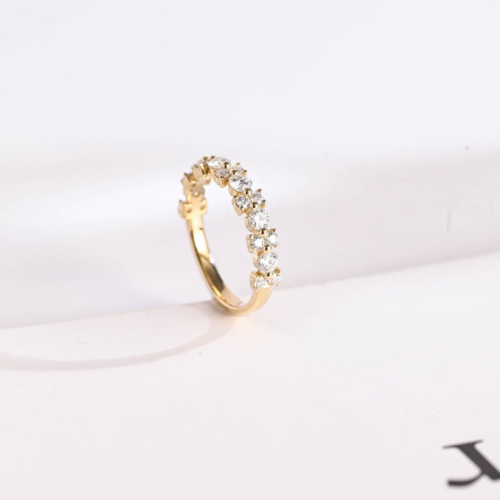 Round diamond wedding band in white gold