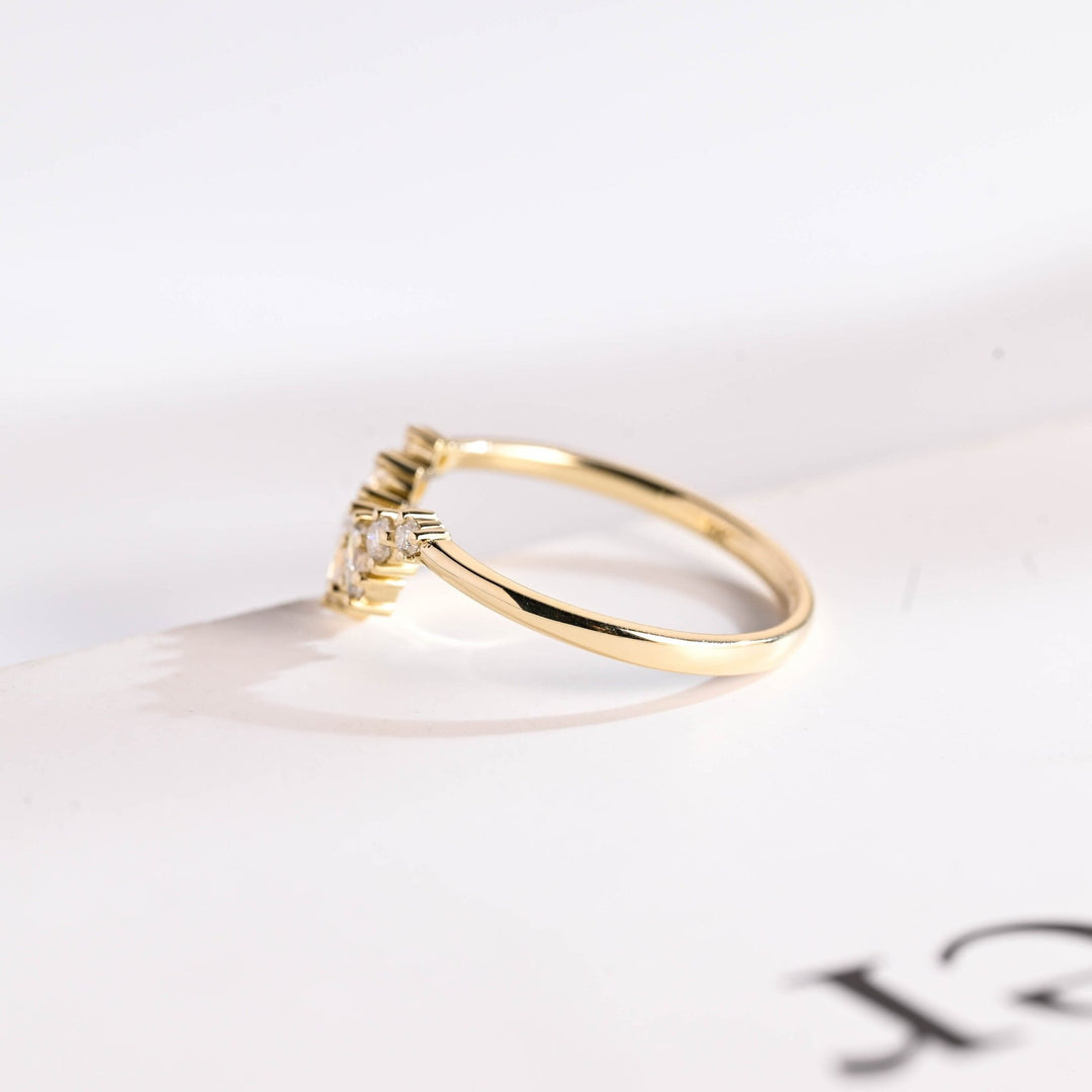 Close-up of 0.36CT round marquise lab grown diamonds