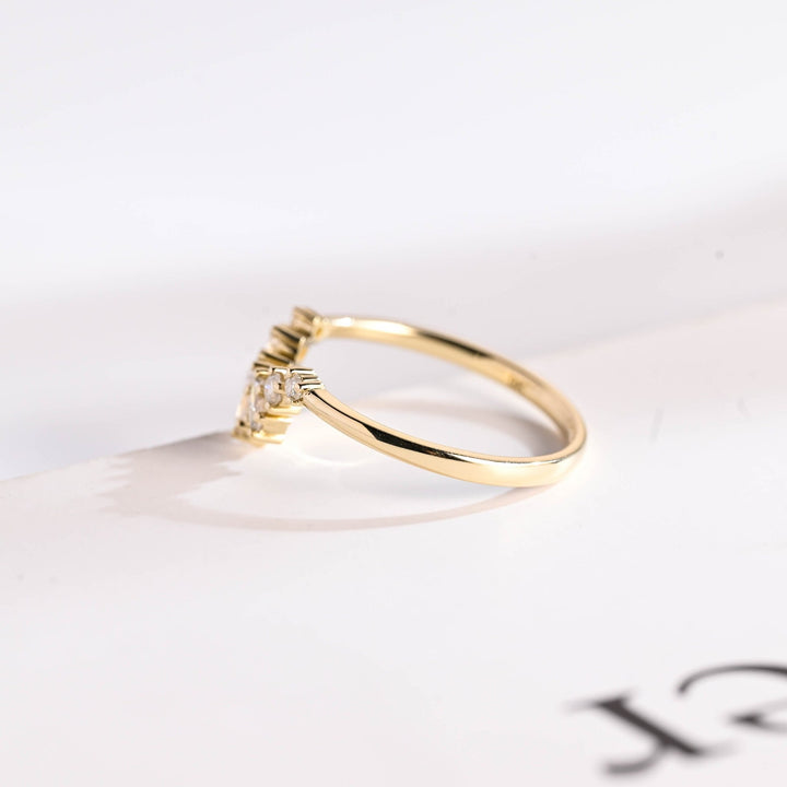 Close-up of 0.36CT round marquise lab grown diamonds