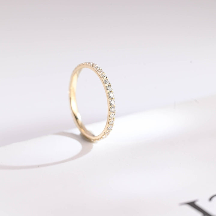 Round round diamond wedding band front view