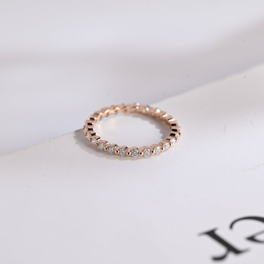Round round diamond wedding band front view