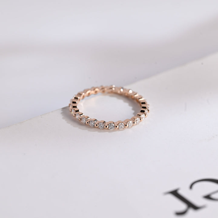Round round diamond wedding band front view