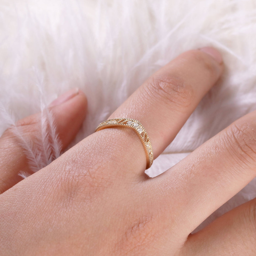 Round Cut Diamond Chevron Vintage Wedding Ring for Women - Doozy Diamonds