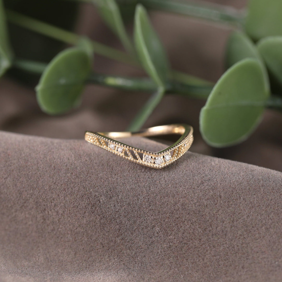 Round Cut Diamond Chevron Vintage Wedding Ring for Women - Doozy Diamonds