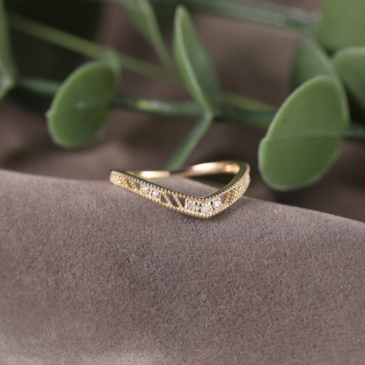 Round Cut Diamond Chevron Vintage Wedding Ring for Women - Doozy Diamonds