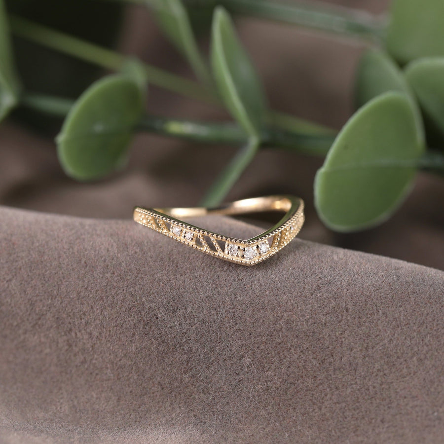 Round Cut Diamond Chevron Vintage Wedding Ring for Women - Doozy Diamonds
