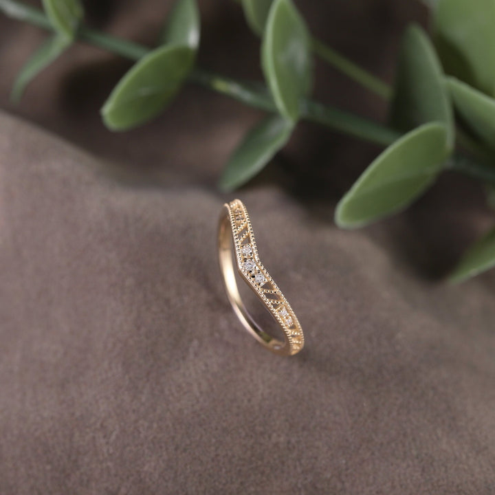 Round Cut Diamond Chevron Vintage Wedding Ring for Women - Doozy Diamonds