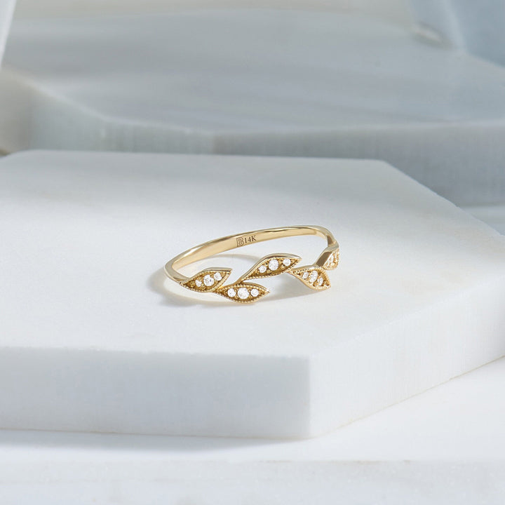 Round Cut Diamond lab grown diamond Leaf Wedding Band in 10K Gold - Doozy Diamonds