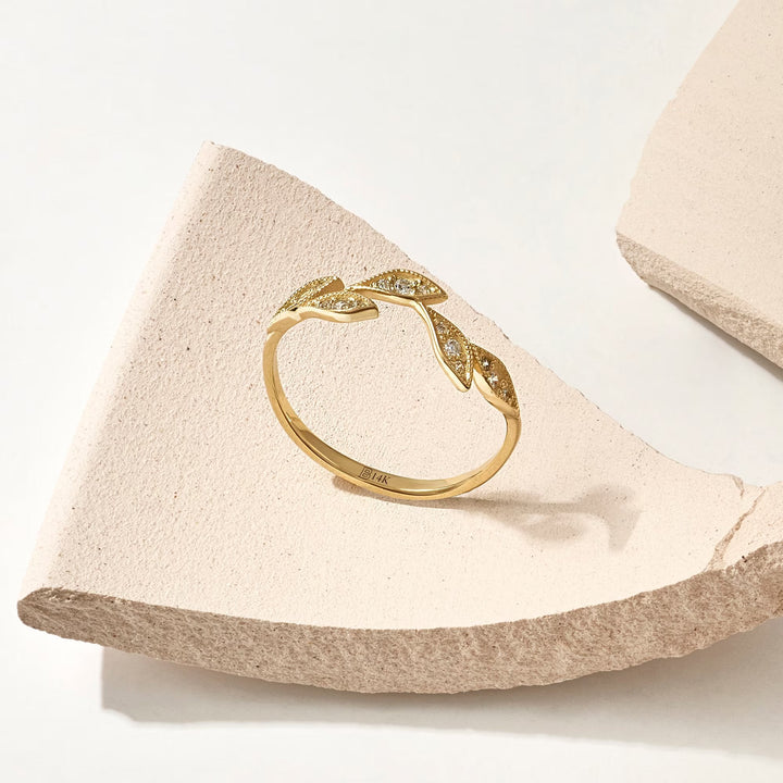 Round Cut Diamond lab grown diamond Leaf Wedding Band in 10K Gold - Doozy Diamonds