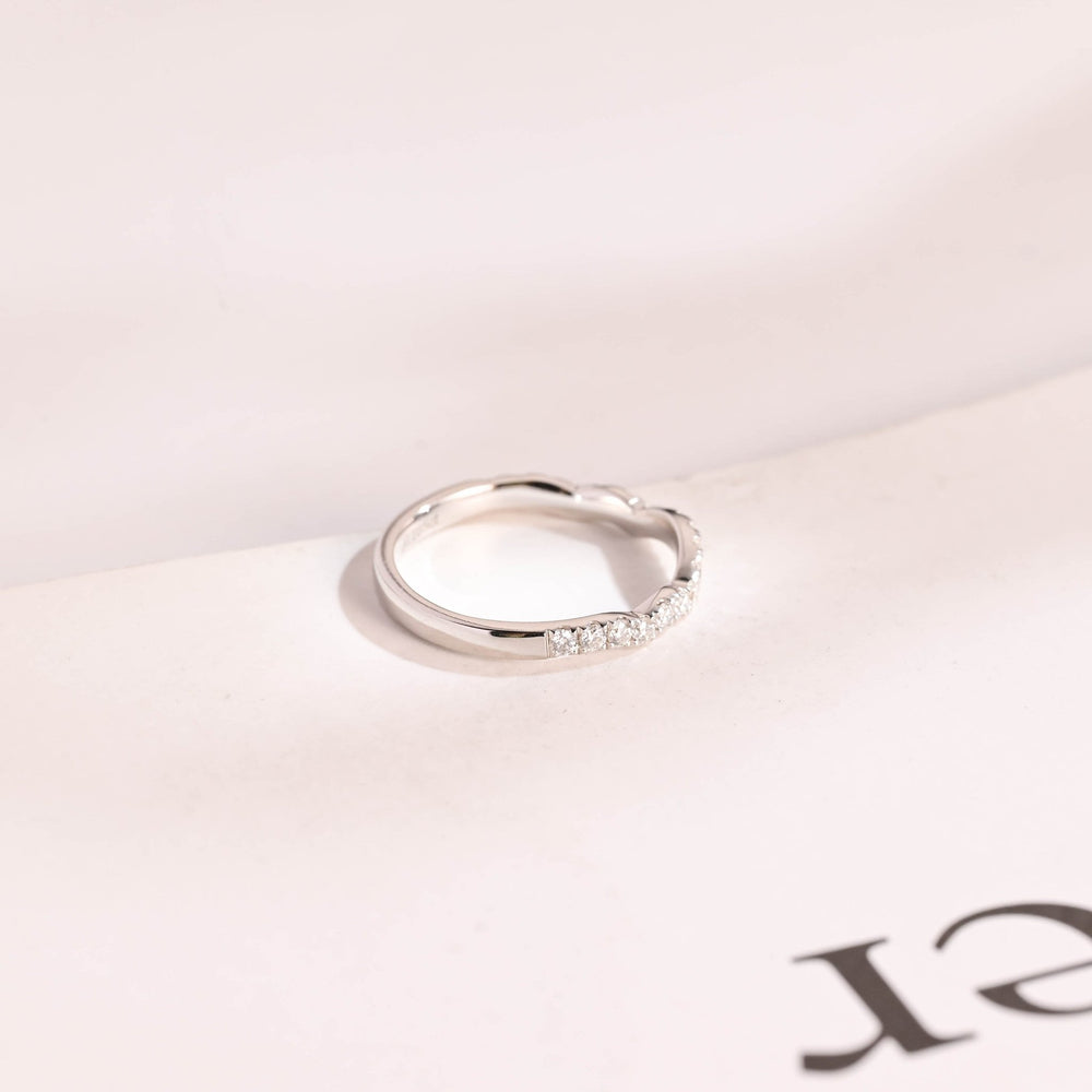 Close-up of 0.25CT round lab grown diamonds