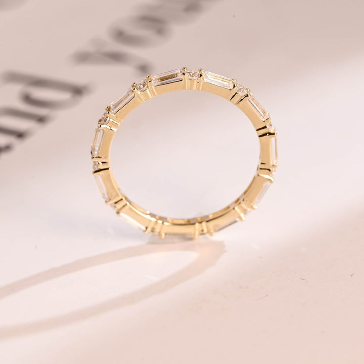 Close-up of 1.0CT round & baguette lab grown diamonds