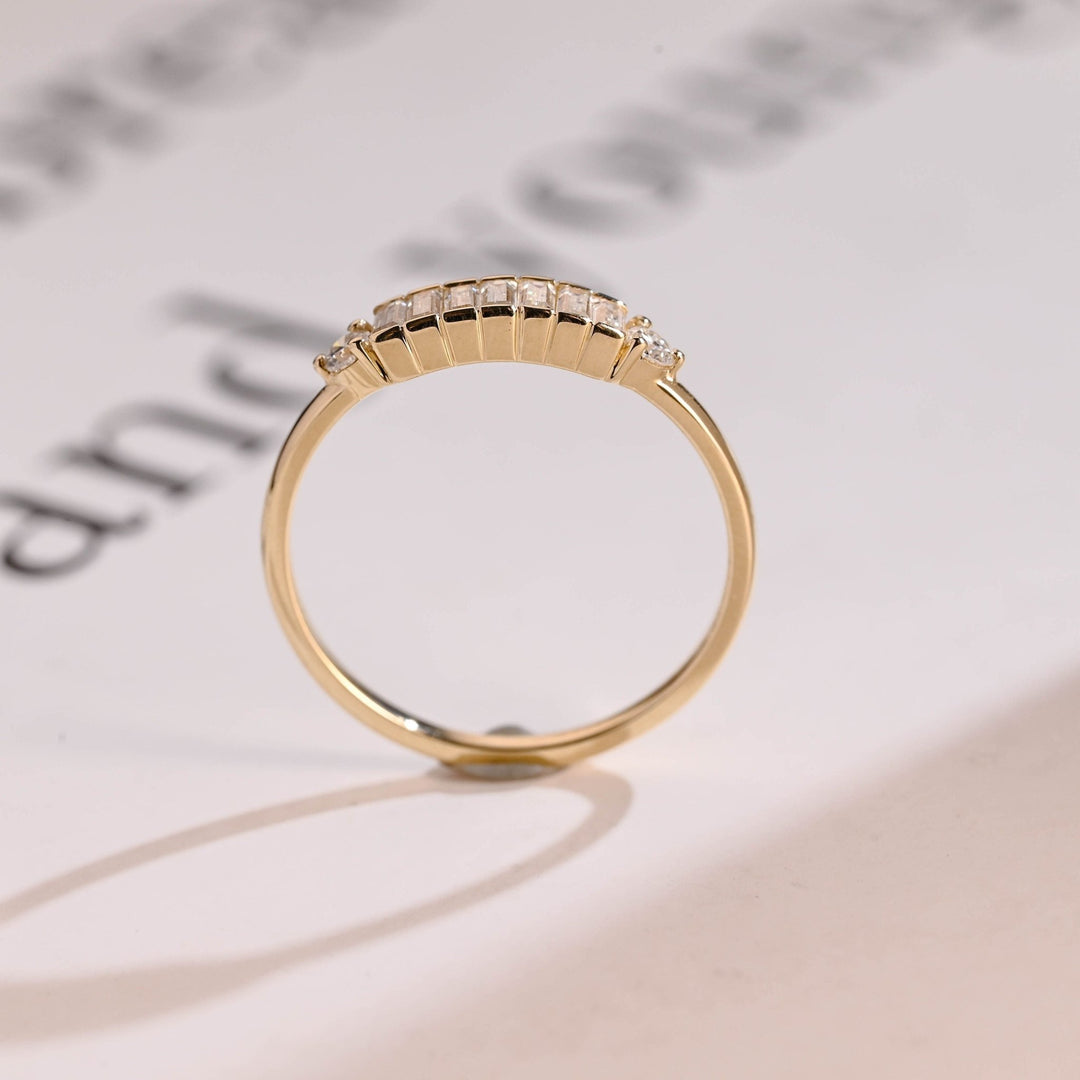 Sustainable baguette & round diamond wedding ring