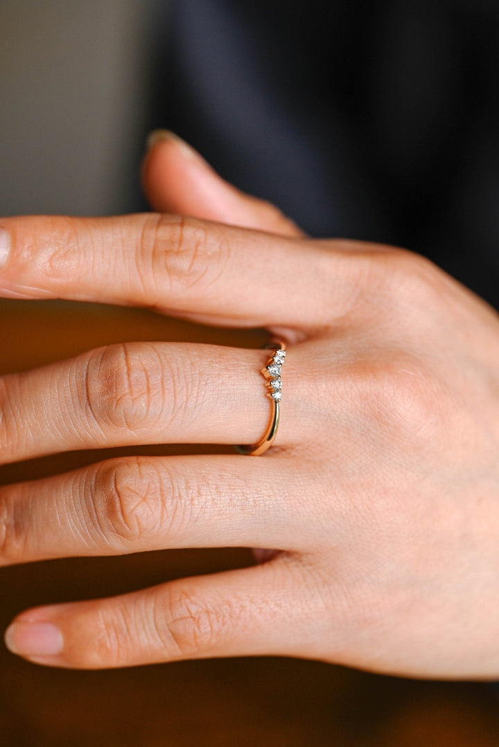 Close-up of 0.27CT round lab grown diamonds