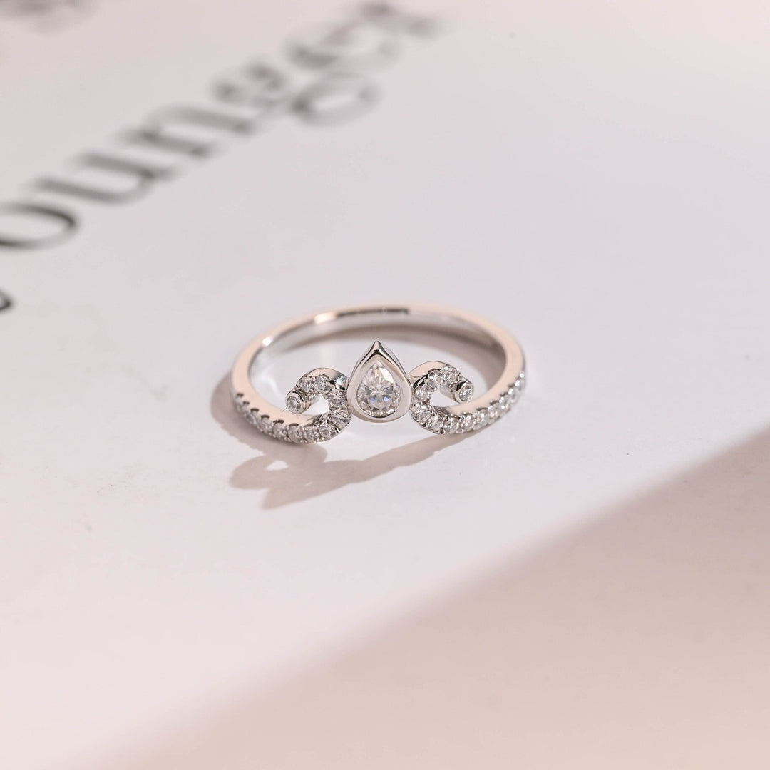 Round & Pear round & pear diamond wedding band front view