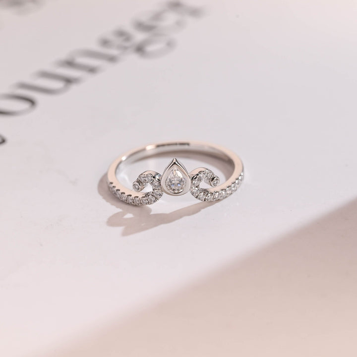 Round & Pear round & pear diamond wedding band front view
