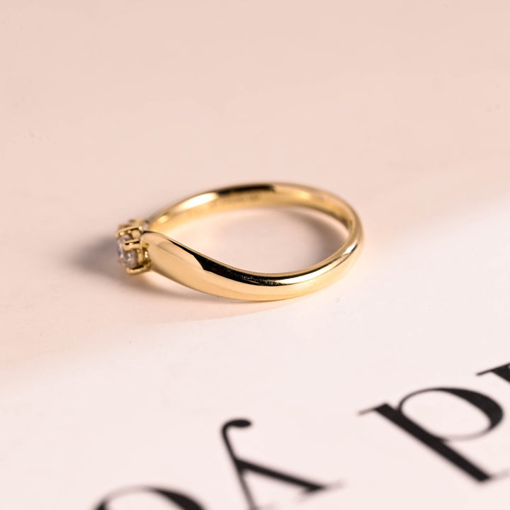 Sapphire Round & Round diamond wedding band in white gold