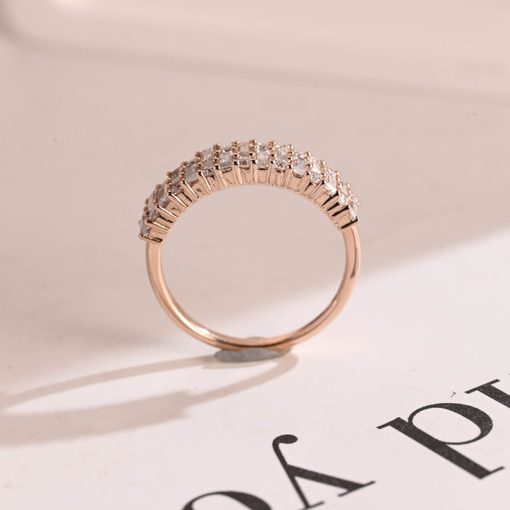 Round & Baguette diamond wedding band in yellow gold